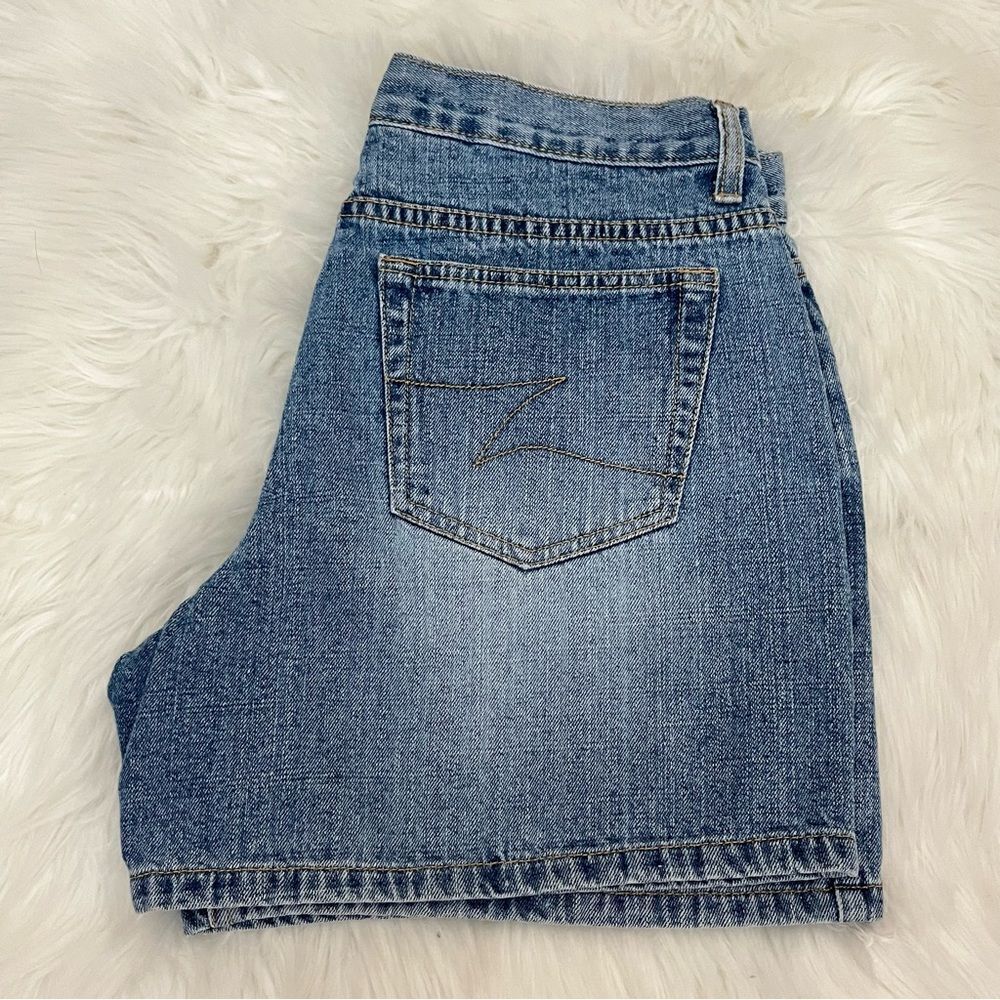 Vintage 90’s/ Y2K Zena Medium Wash Denim Shorts 10